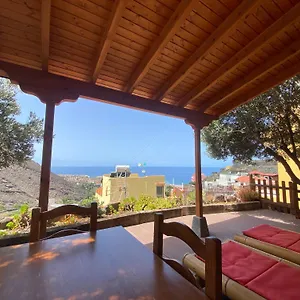 Casa Roja La Calera Ferienhaus